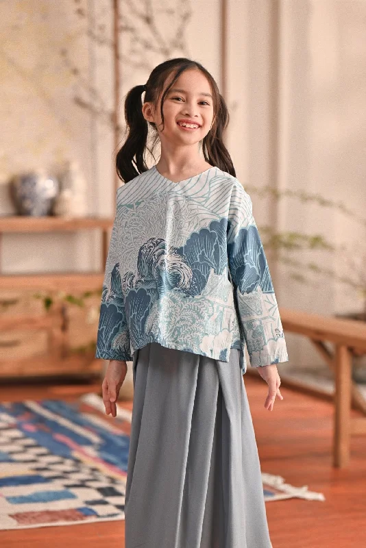 The Heiwa Selesa Blouse - Kaze Gathered Detail Blouse