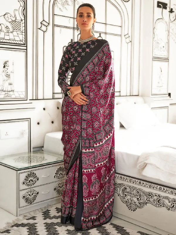 Women's Crepe Pink Printed Designer Saree With Blouse Piece Boho Printed Blouse