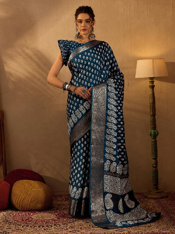Women's Silk Blend Teal blue Printed Designer Saree With Blouse Piece Pleated Collar Blouse Women's Silk Blend Teal blue Printed Designer Saree With Blouse Piece Pleated Collar Blouse