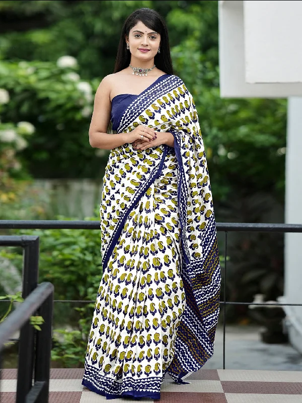 Women's Cotton Navy Blue Printed Designer Saree With Blouse Piece Gathered Detail Blouse Women's Cotton Navy Blue Printed Designer Saree With Blouse Piece Gathered Detail Blouse