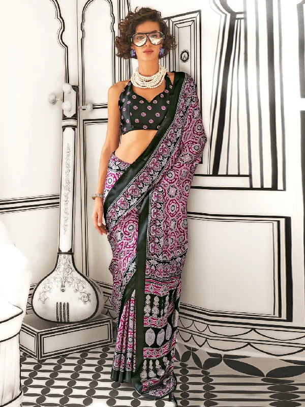 Women's Crepe Magenta Printed Designer Saree With Blouse Piece Loose Fit Blouse