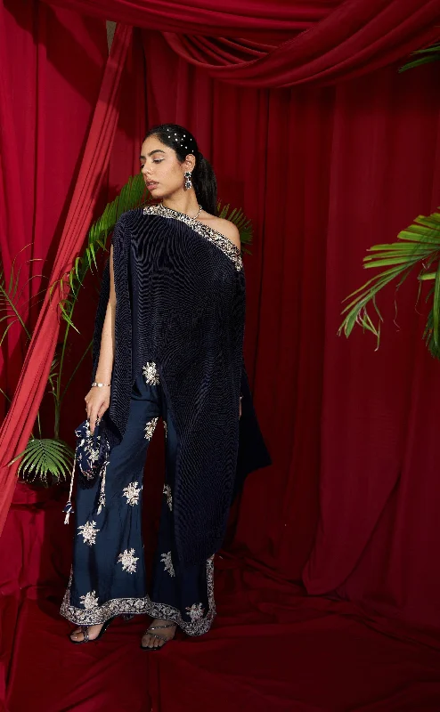 Reyna Gara Glazed Embroidered Pleated Cape Coordinated with Slit Pants - Navy Blue Formal Linen Trousers Reyna Gara Glazed Embroidered Pleated Cape Coordinated with Slit Pants - Navy Blue Formal Linen Trousers
