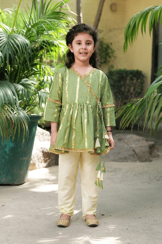 Pre-Order: Green Zari Kurta with Pants make it Perfect for Divas Classic Straight Pants