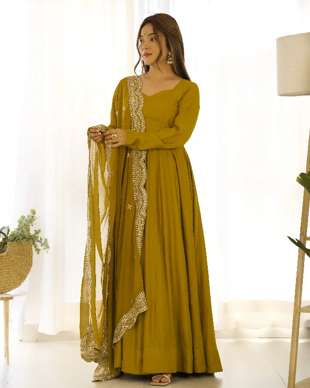 Lorenvalley Fashion Yellow Pure Roman Silk Chanderi Fabric Fully Flared Anarkali Pant With Dupatta Set - Yellow Wide-Legged Palazzos Lorenvalley Fashion Yellow Pure Roman Silk Chanderi Fabric Fully Flared Anarkali Pant With Dupatta Set - Yellow Wide-Legged Palazzos