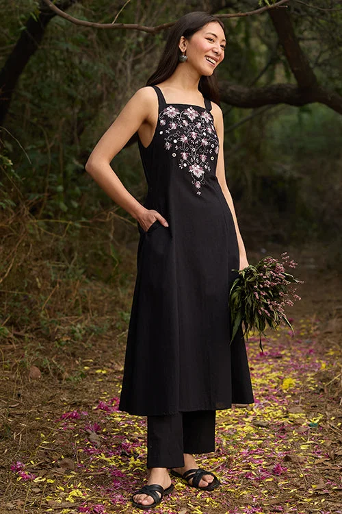 Okhai “Florence” Hand-Embroidered Mirrorwork Pure Cotton Black Kurta Pant Set Lightweight Linen Pants Okhai “Florence” Hand-Embroidered Mirrorwork Pure Cotton Black Kurta Pant Set Lightweight Linen Pants