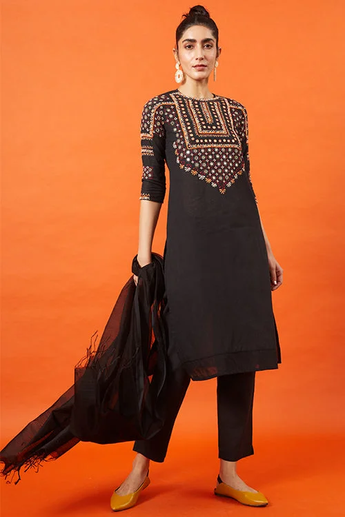 Okhai 'Midnight Glimmer' Kutch Embroidered Kurta Pant Dupatta Set Classic Chino Pants Okhai 'Midnight Glimmer' Kutch Embroidered Kurta Pant Dupatta Set Classic Chino Pants